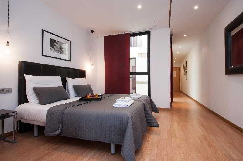 Short Stay Group Liceu Serviced Apartments برشلونة المظهر الخارجي الصورة