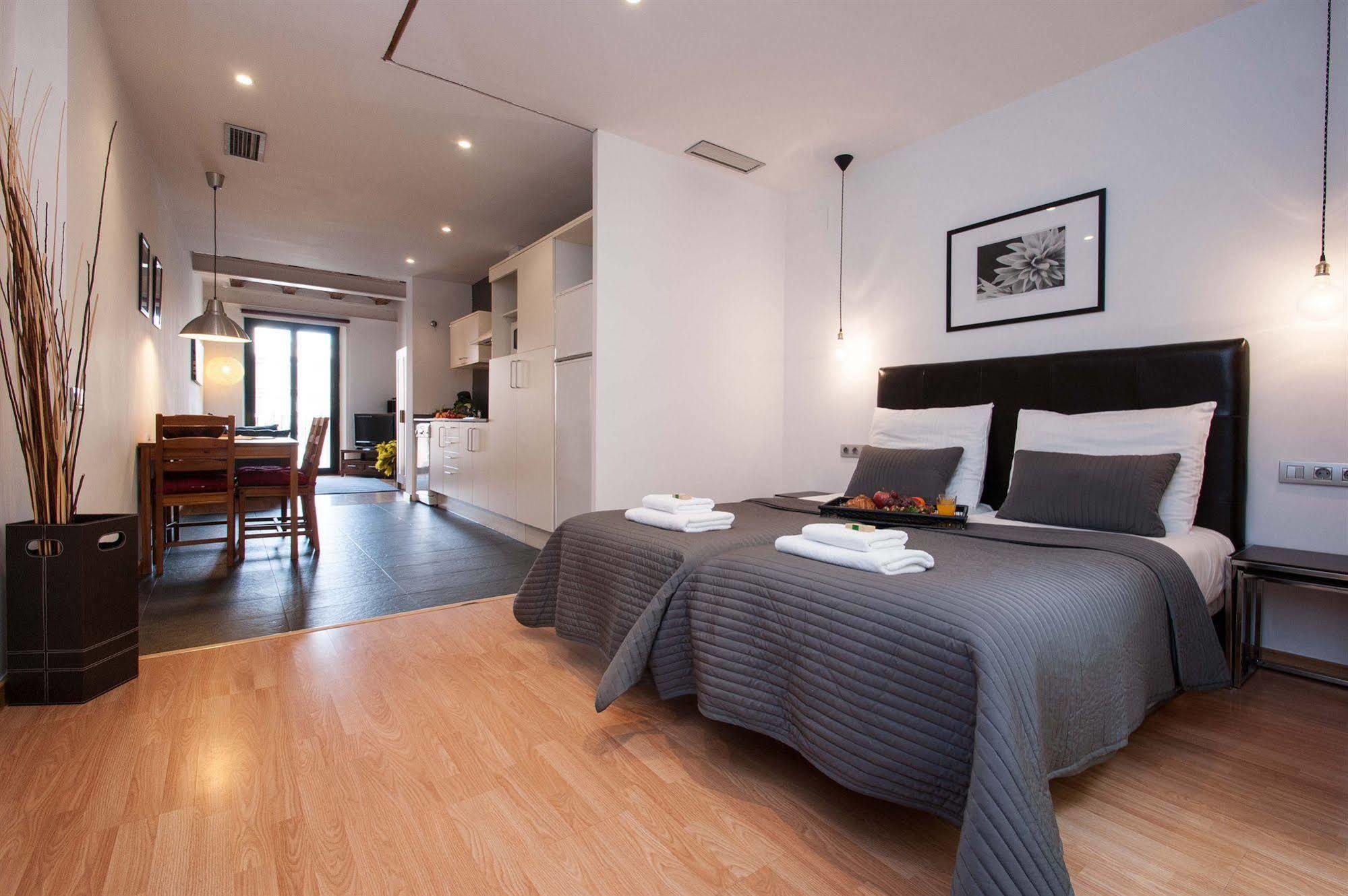 Short Stay Group Liceu Serviced Apartments برشلونة المظهر الخارجي الصورة