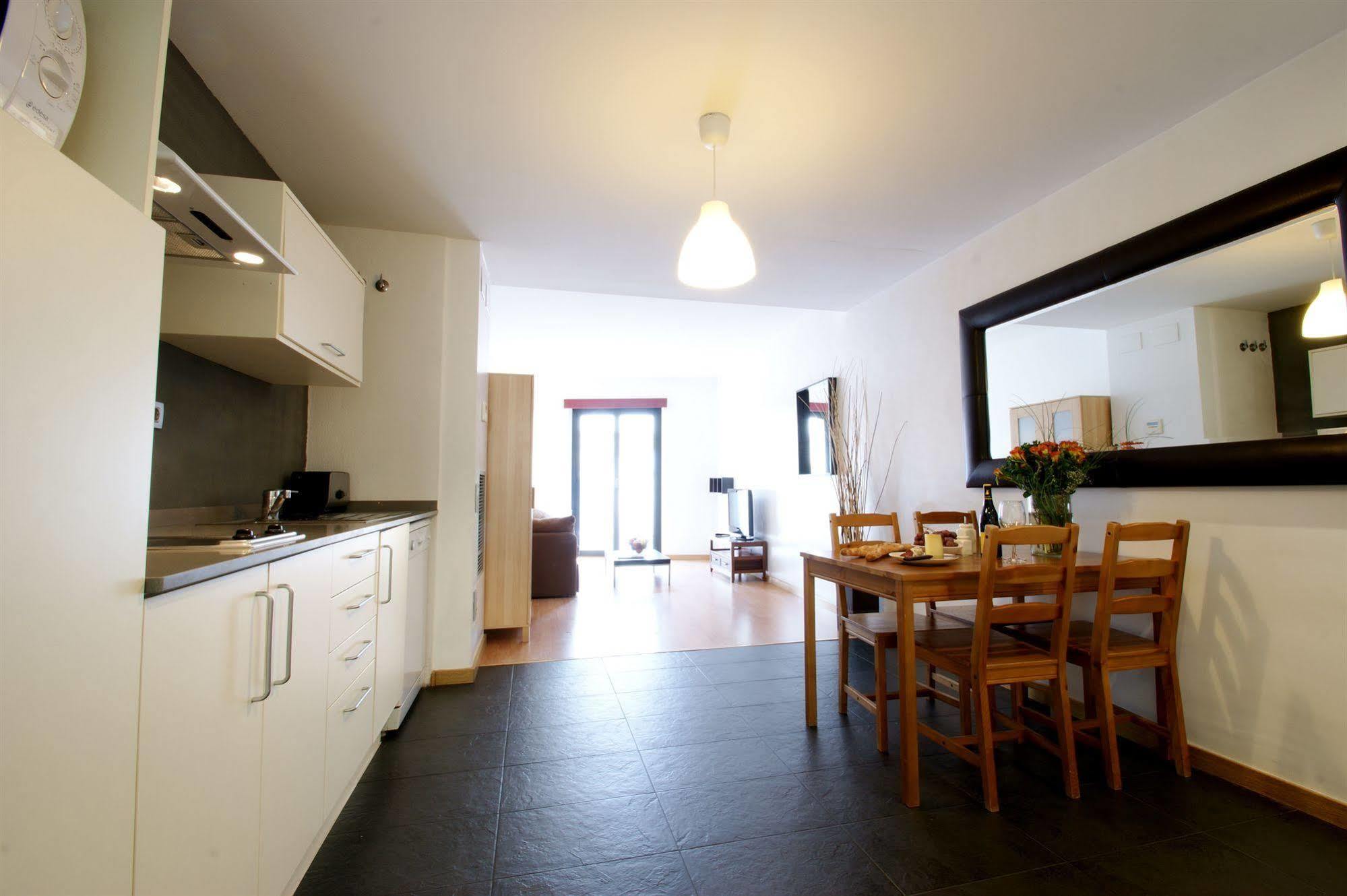 Short Stay Group Liceu Serviced Apartments برشلونة المظهر الخارجي الصورة